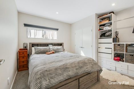 Photo of property in 17 Leiden Place, Totara Vale, Auckland, 0629