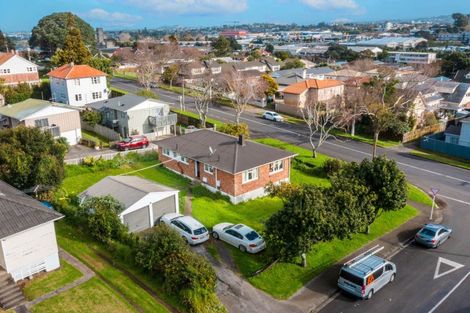 Photo of property in 51 Pilkington Road, Panmure, Auckland, 1072
