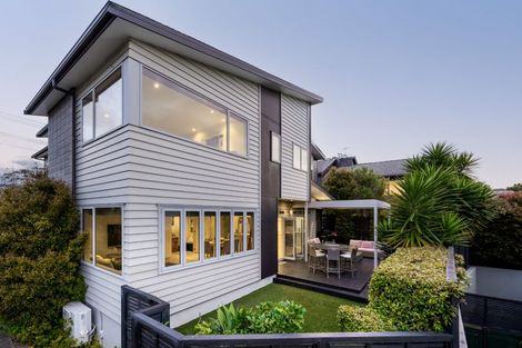 Photo of property in 131 Kowhai Road, Mairangi Bay, Auckland, 0630