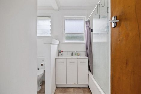 Photo of property in 5 Hartley Place, Awapuni, Palmerston North, 4412