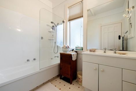 Photo of property in 10 East Street, Claudelands, Hamilton, 3214