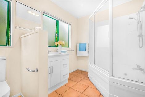 Photo of property in 2/44 Loloma Drive, Half Moon Bay, Auckland, 2012