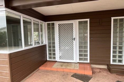 Photo of property in 1 Evelyn Road, Cockle Bay, Auckland, 2014