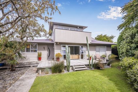 Photo of property in 10 Michael Road, Paraparaumu Beach, Paraparaumu, 5032