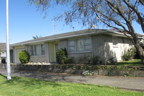 Photo of property in 2 Strathmore Place, Awapuni, Palmerston North, 4412