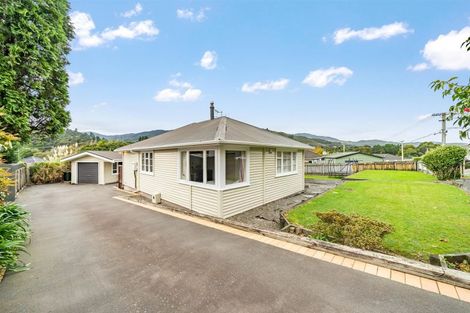 Photo of property in 4 Sharpe Crescent, Wainuiomata, Lower Hutt, 5014