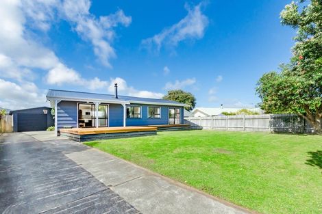 Photo of property in 16 Tobys Way, Waikanae Beach, Waikanae, 5036