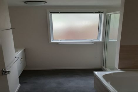 Photo of property in 4 Tahu Crescent, Sunnynook, Auckland, 0620