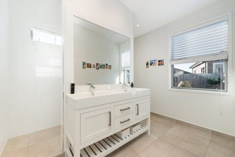 Photo of property in 1 Astelia Lane, Papamoa Beach, Papamoa, 3118