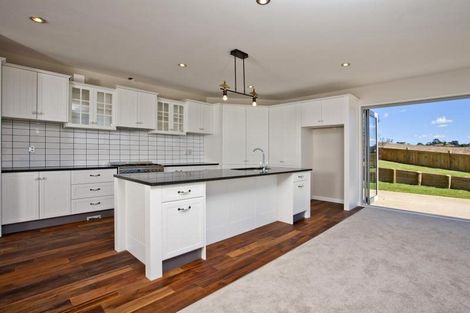 Photo of property in 217 Millwater Parkway, Silverdale, 0932