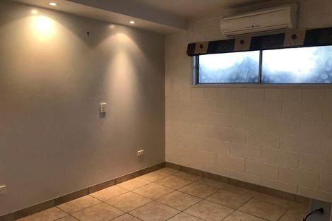 Photo of property in 2/22 School Road, Te Atatu South, Auckland, 0610