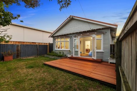 Photo of property in 1/166 Main Road, Redcliffs, Christchurch, 8081