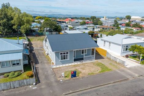 Photo of property in 42 Tennyson Street, Dannevirke, 4930