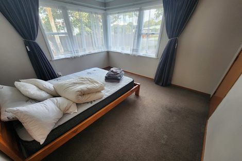 Photo of property in 4 Dorset Crescent, Hokowhitu, Palmerston North, 4410