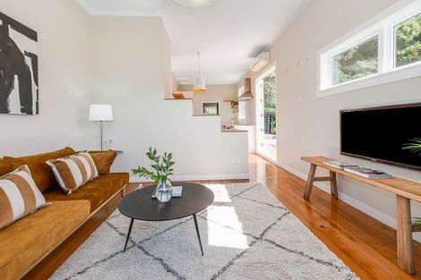 Photo of property in 26 Freeling Street, Island Bay, Wellington, 6023