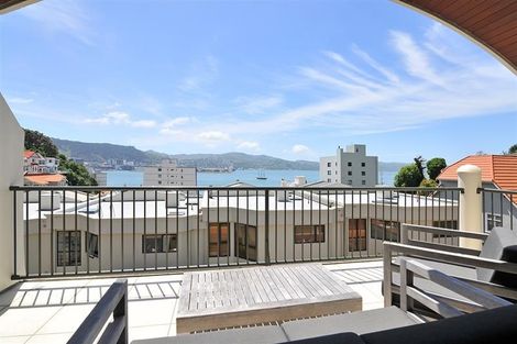 Photo of property in 10/22 Oriental Terrace, Oriental Bay, Wellington, 6011