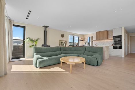 Photo of property in 21 Packer Road, Wanaka, 9382