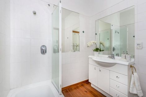 Photo of property in 70 Sandwich Road, Beckenham, Christchurch, 8023