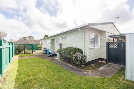 Photo of property in 28 Tiller Close, Kelvin Grove, Palmerston North, 4414