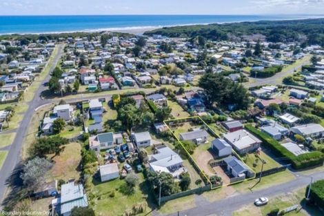 Photo of property in 30 Muapoko Street, Himatangi Beach, Foxton, 4891
