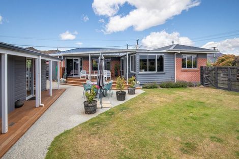 Photo of property in 1 Royal Terrace, Alexandra, 9320