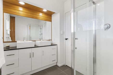 Photo of property in 27 Gilfillan Street, Blockhouse Bay, Auckland, 0600
