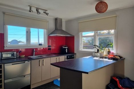Photo of property in 1a Duke Place, New Plymouth, 4310