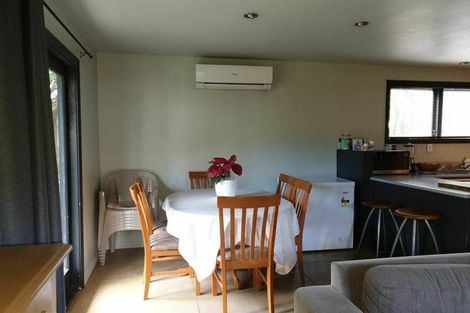 Photo of property in 21 Normanton Street, Glenfield, Auckland, 0629