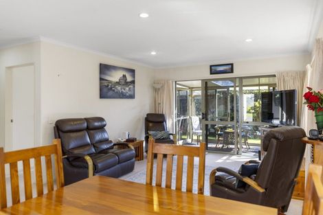 Photo of property in 4 Lakeridge Close, Rangatira Park, Taupo, 3330