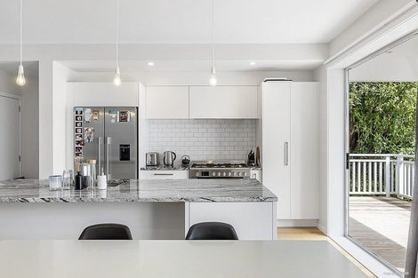 Photo of property in 56e Nicholson Road, Khandallah, Wellington, 6035