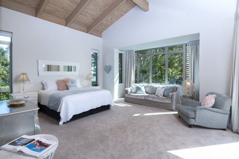 Photo of property in 22 Sanctuary Point, Sunnyhills, Auckland, 2010