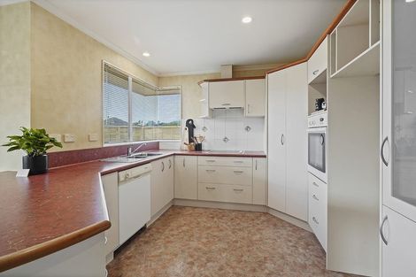 Photo of property in 1 Kirk Close, Rototuna, Hamilton, 3210