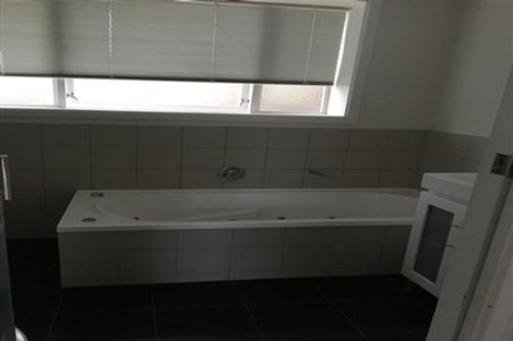 Photo of property in 335f Devon Street West, New Plymouth, 4310