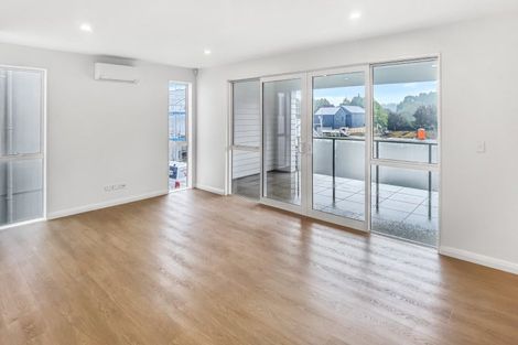 Photo of property in 10 Yellow Pear Lane, Karaka, 2578