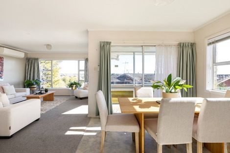 Photo of property in 33a Russleigh Drive, Dinsdale, Hamilton, 3204