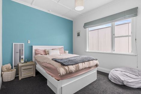 Photo of property in 29 Mana Street, Vogeltown, Wellington, 6021
