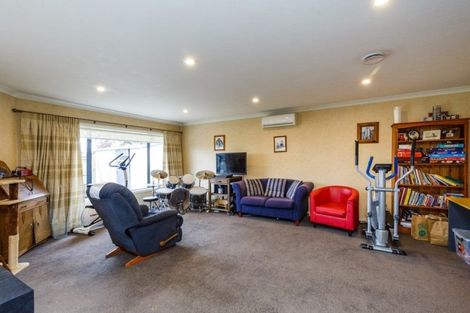 Photo of property in 63 Peter Hall Drive, Kelvin Grove, Palmerston North, 4414