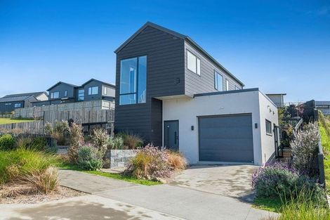 Photo of property in 16 Aquamarine Avenue, Wainui, 0992