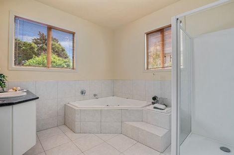 Photo of property in 117 Tanekaha Road, Titirangi, Auckland, 0604