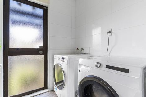 Photo of property in 1/98 Barrys Road, Glendene, Auckland, 0602