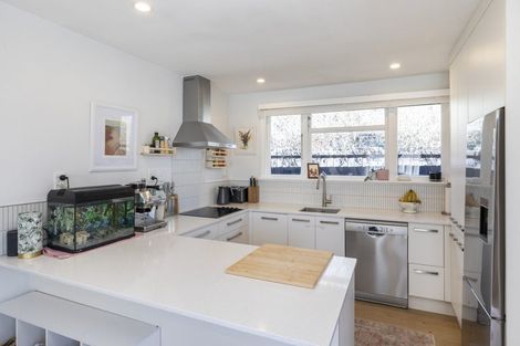 Photo of property in 11 Croziers Road, St Albans, Christchurch, 8052