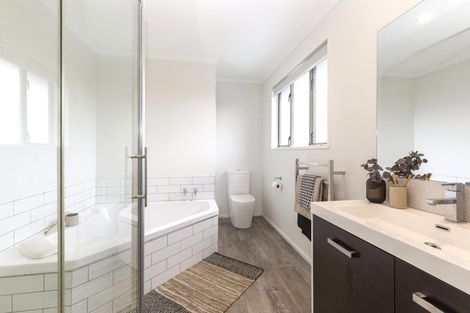 Photo of property in 1 Oaktree Lane, Bishopdale, Christchurch, 8053