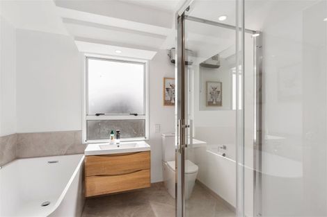 Photo of property in 7 Sawtell Place, Northcote, Christchurch, 8052