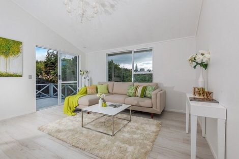 Photo of property in 2/21 Kitewao Street, Northcote, Auckland, 0627