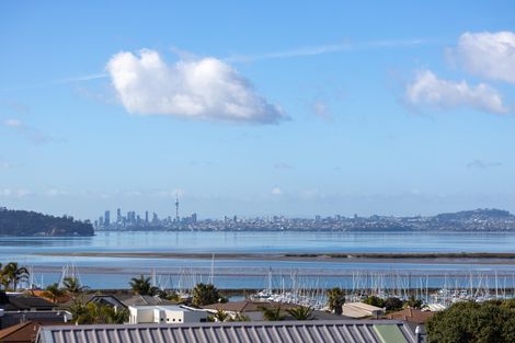Photo of property in 13 Deanna Drive, West Harbour, Auckland, 0618