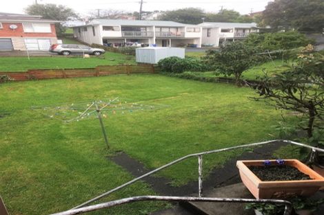 Photo of property in 2 Anne Road, Hillcrest, Auckland, 0627