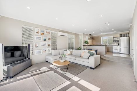 Photo of property in 131 Baverstock Road, Flat Bush, Auckland, 2016