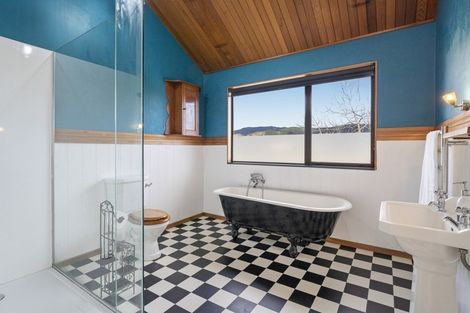 Photo of property in 103 Waikawa Beach Road, Manakau, Levin, 5573