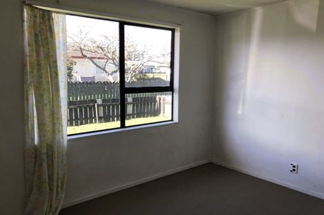 Photo of property in 19a Etherton Drive, Weymouth, Auckland, 2103