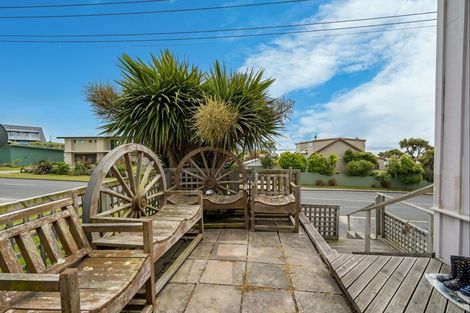 Photo of property in 1 Rimu Street, Kaka Point, Balclutha, 9271
